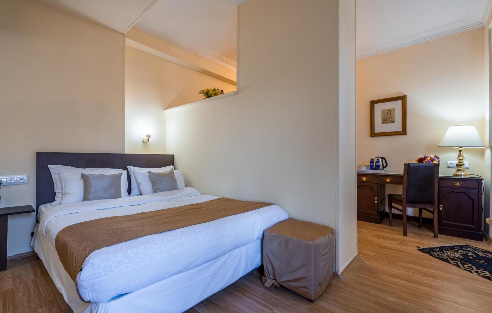Iliani Hotel Tbilisi Eksteriør bilde