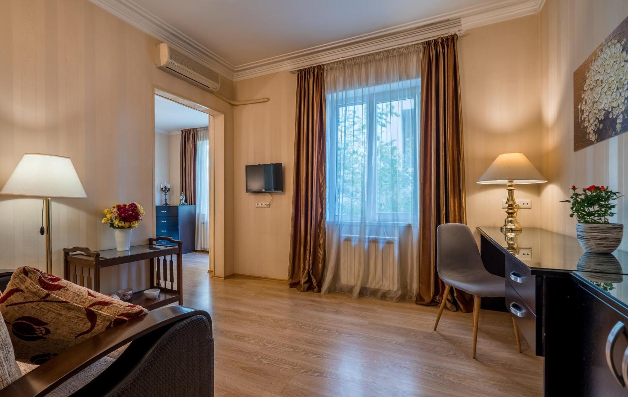 Iliani Hotel Tbilisi Eksteriør bilde