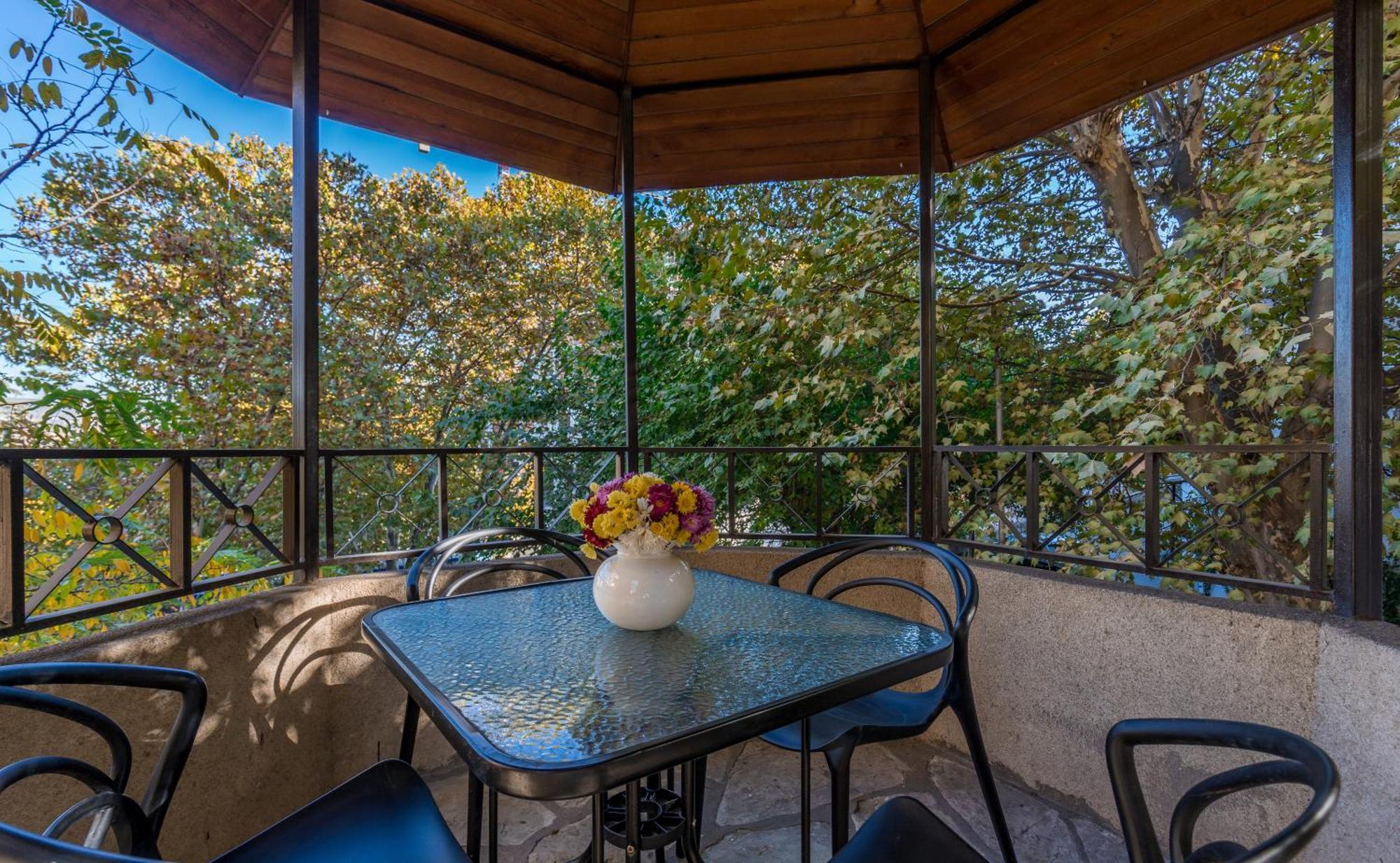 Iliani Hotel Tbilisi Eksteriør bilde